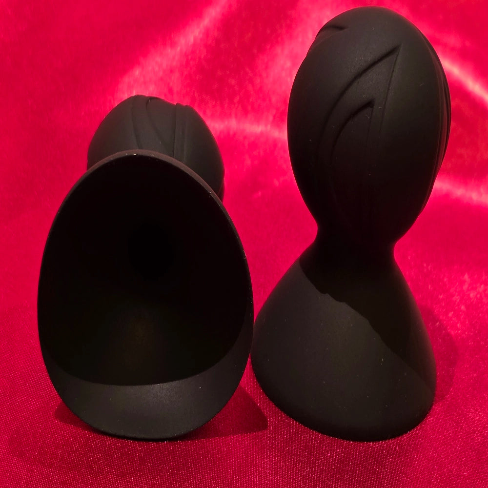 Svarta silikone BDSM Sugkoppar för bröstvårtor 7 x Ø5,4 cm från Chambers of Loves sortiment
