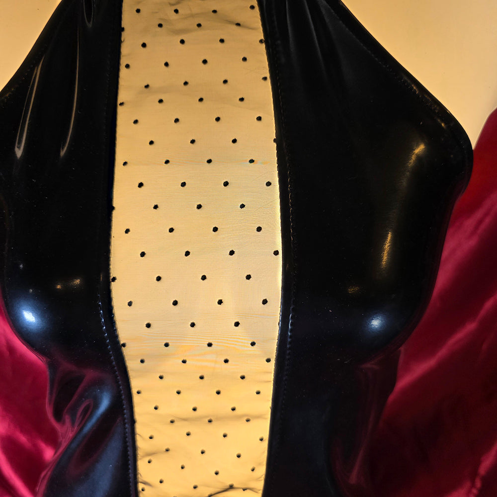 Detailbild: Mesh-Stoff auf schwarzem Datexkleid – Chambers of Love